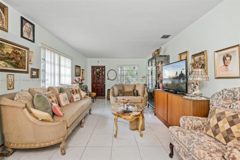 Propiedad comercial en venta en Miami, Florida, 193.98 m2 № 1268964 - foto 10