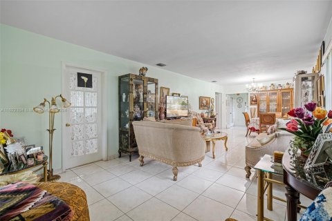 Propiedad comercial en venta en Miami, Florida, 193.98 m2 № 1268964 - foto 7