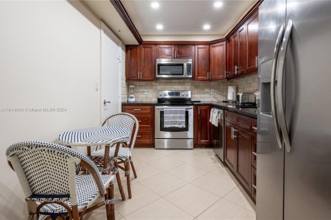 Condominio en venta en Hollywood, Florida, 2 dormitorios, 109.44 m2 № 1236035 - foto 6