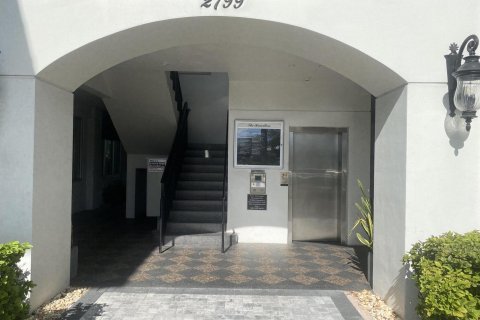 Купить коммерческую недвижимость в Бока-Ратон, Флорида № 1026783 - фото 1
