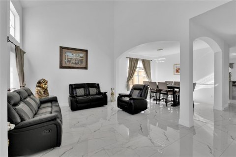 Villa ou maison à vendre à Davenport, Floride: 5 chambres, 257.53 m2 № 1374414 - photo 7