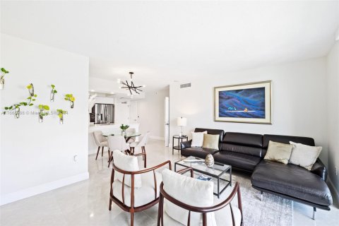 Condo in Fort Lauderdale, Florida, 2 bedrooms  № 1385950 - photo 9