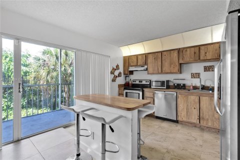 Condo in Hialeah, Florida, 3 bedrooms  № 1386004 - photo 5