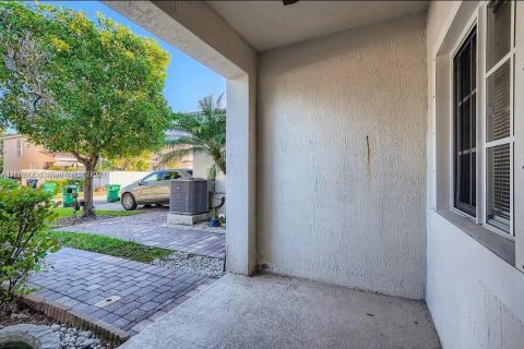 Townhouse in Homestead, Florida 3 bedrooms, 146.79 sq.m. № 1385994 - photo 28