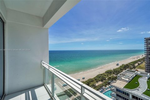 Condo in Miami Beach, Florida, 2 bedrooms  № 1386036 - photo 30