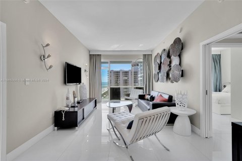 Condo in Miami Beach, Florida, 2 bedrooms  № 1386036 - photo 3