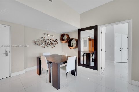 Condo in Miami Beach, Florida, 2 bedrooms  № 1386036 - photo 10