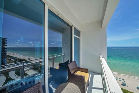 Condo in Miami Beach, Florida, 2 bedrooms  № 1386036 - photo 16