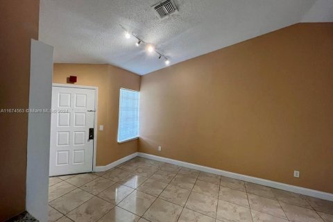 Condo in Hialeah, Florida, 2 bedrooms  № 1397718 - photo 18