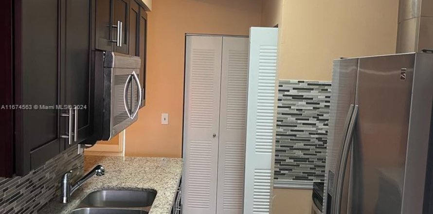 Condo à Hialeah, Floride, 2 chambres  № 1397718