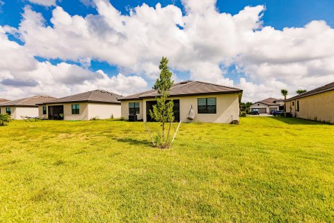 Villa ou maison à vendre à Fort Myers, Floride: 3 chambres, 226.12 m2 № 1073915 - photo 9