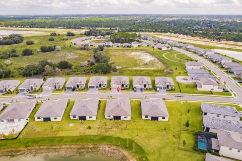 Villa ou maison à vendre à Fort Myers, Floride: 3 chambres, 226.12 m2 № 1073915 - photo 2