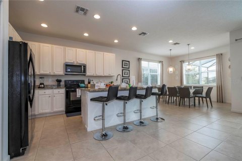 Villa ou maison à vendre à Kissimmee, Floride: 5 chambres, 282.61 m2 № 1334357 - photo 11