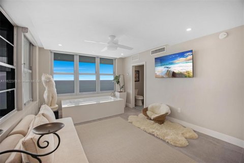 Copropriété à vendre à Miami Beach, Floride: 2 chambres, 158.12 m2 № 1269248 - photo 22