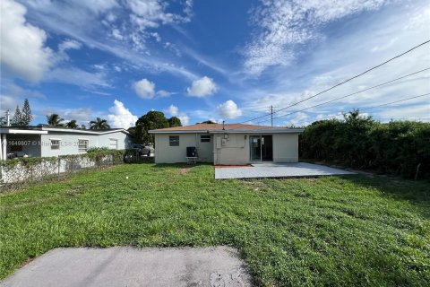 House in Miramar, Florida 2 bedrooms, 97.45 sq.m. № 1352118 - photo 24