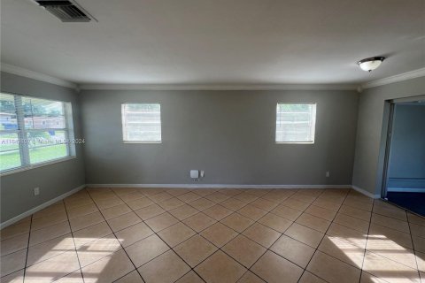 House in Miramar, Florida 2 bedrooms, 97.45 sq.m. № 1352118 - photo 8