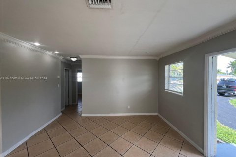 Casa en venta en Miramar, Florida, 2 dormitorios, 97.45 m2 № 1352118 - foto 12