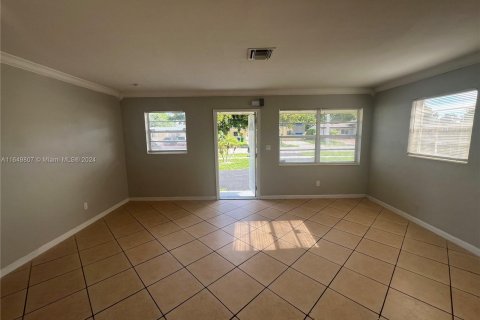 Casa en venta en Miramar, Florida, 2 dormitorios, 97.45 m2 № 1352118 - foto 5