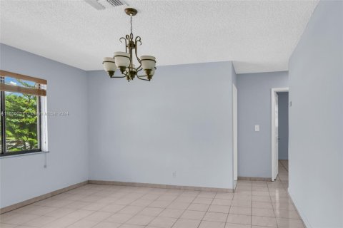 Casa en venta en Fort Lauderdale, Florida, 2 dormitorios, 122.91 m2 № 1352208 - foto 10