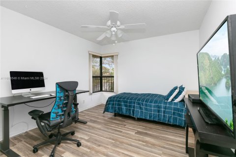 Condo in Coconut Creek, Florida, 2 bedrooms  № 1352155 - photo 10