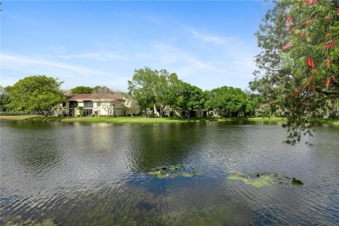 Condo in Coconut Creek, Florida, 2 bedrooms  № 1352155 - photo 24