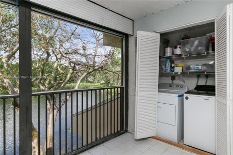 Condo in Coconut Creek, Florida, 2 bedrooms  № 1352155 - photo 21