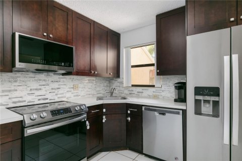 Condominio en venta en Coconut Creek, Florida, 2 dormitorios, 88.72 m2 № 1352155 - foto 9