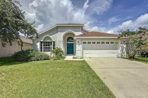 House in Kissimmee, Florida 4 bedrooms, 181.81 sq.m. № 1356477 - photo 1