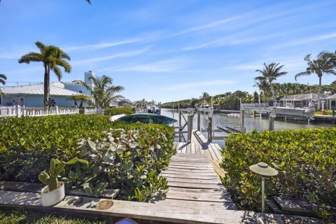 Villa ou maison à vendre à Hutchinson Island South, Floride: 3 chambres, 186.55 m2 № 1076822 - photo 13