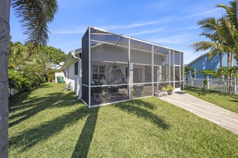 House in Hutchinson Island South, Florida 3 bedrooms, 186.55 sq.m. № 1076822 - photo 15