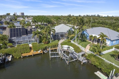 Casa en venta en Hutchinson Island South, Florida, 3 dormitorios, 186.55 m2 № 1076822 - foto 11