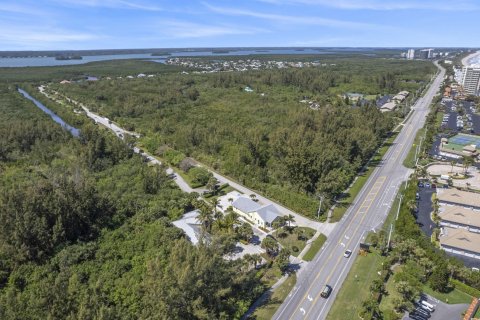 House in Hutchinson Island South, Florida 3 bedrooms, 186.55 sq.m. № 1076822 - photo 2