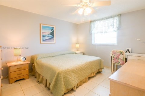 Condo in Dania Beach, Florida, 2 bedrooms  № 1328984 - photo 20