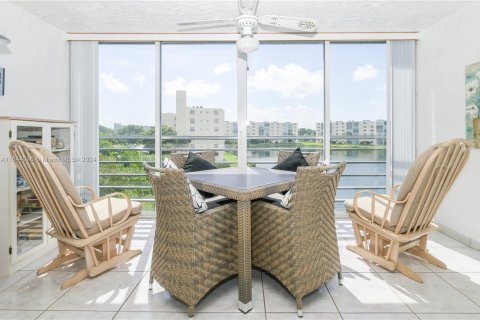 Copropriété à vendre à Dania Beach, Floride: 2 chambres, 110.55 m2 № 1328984 - photo 4