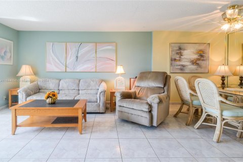 Condo in Dania Beach, Florida, 2 bedrooms  № 1328984 - photo 5