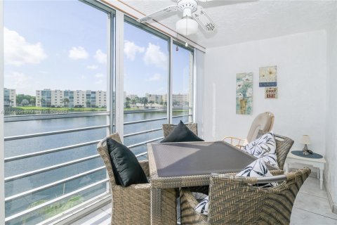 Copropriété à vendre à Dania Beach, Floride: 2 chambres, 110.55 m2 № 1328984 - photo 2