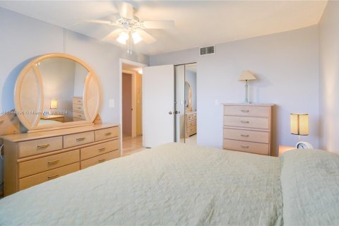 Condo in Dania Beach, Florida, 2 bedrooms  № 1328984 - photo 22