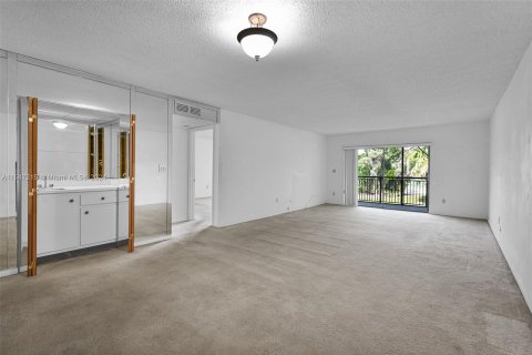 Copropriété à vendre à Weston, Floride: 2 chambres, 113.34 m2 № 1059761 - photo 10
