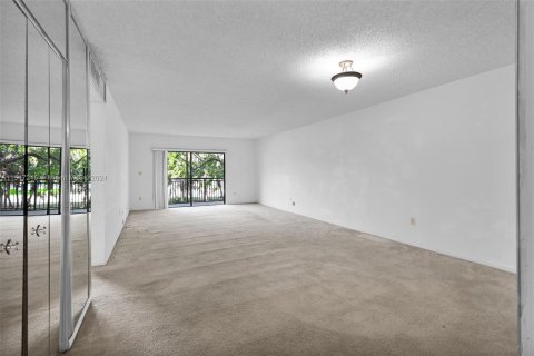 Copropriété à vendre à Weston, Floride: 2 chambres, 113.34 m2 № 1059761 - photo 4