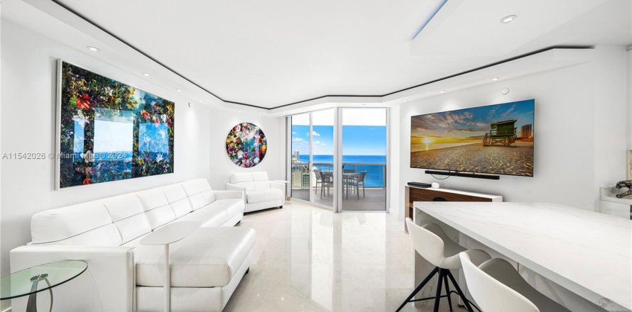 Condominio en Miami Beach, Florida, 2 dormitorios  № 1039917