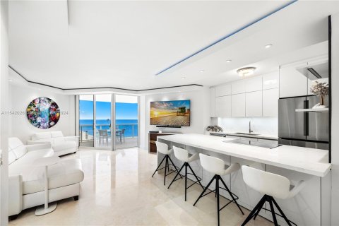 Copropriété à vendre à Miami Beach, Floride: 2 chambres, 138.42 m2 № 1039917 - photo 3