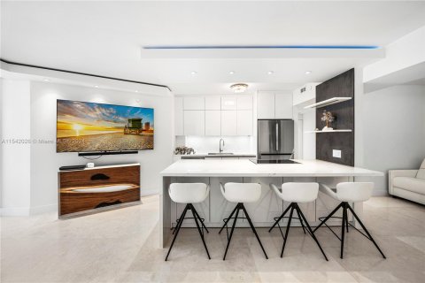 Copropriété à vendre à Miami Beach, Floride: 2 chambres, 138.42 m2 № 1039917 - photo 11