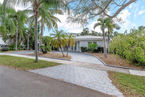 House in North Miami, Florida 4 bedrooms, 235.14 sq.m. № 1039996 - photo 30