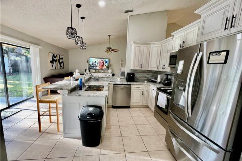 Casa en venta en Brandon, Florida, 4 dormitorios, 168.25 m2 № 1048481 - foto 17