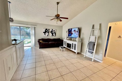 Casa en venta en Brandon, Florida, 4 dormitorios, 168.25 m2 № 1048481 - foto 5