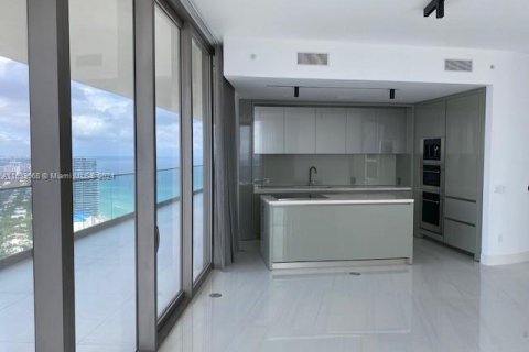 Condominio en venta en Sunny Isles Beach, Florida, 2 dormitorios, 117.8 m2 № 1030970 - foto 8