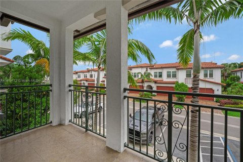 Townhouse in Pembroke Pines, Florida 3 bedrooms, 193.05 sq.m. № 1239455 - photo 30