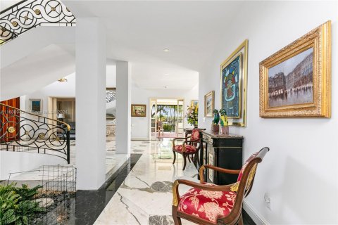 House in Key Biscayne, Florida 8 bedrooms, 850.89 sq.m. № 1292586 - photo 21