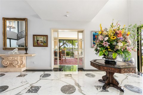 House in Key Biscayne, Florida 8 bedrooms, 850.89 sq.m. № 1292586 - photo 22