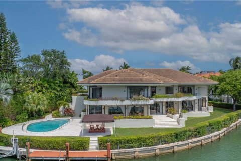 House in Key Biscayne, Florida 8 bedrooms, 850.89 sq.m. № 1292586 - photo 10